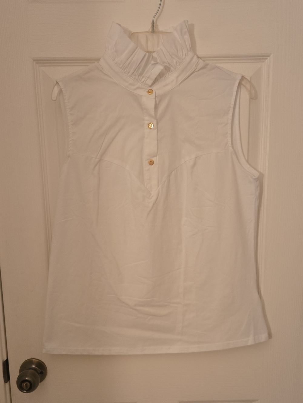 Meme White Sleeveless Ruffle Collar Button Placket Top